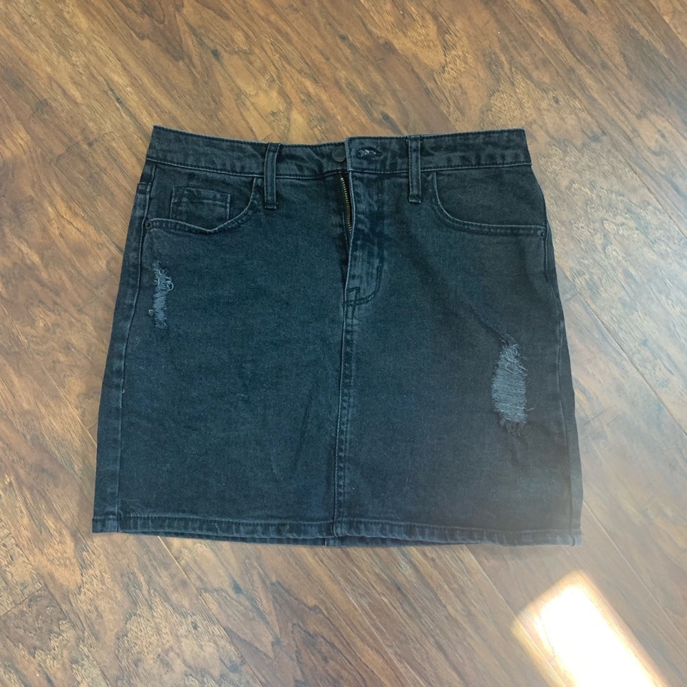 black mini skirt